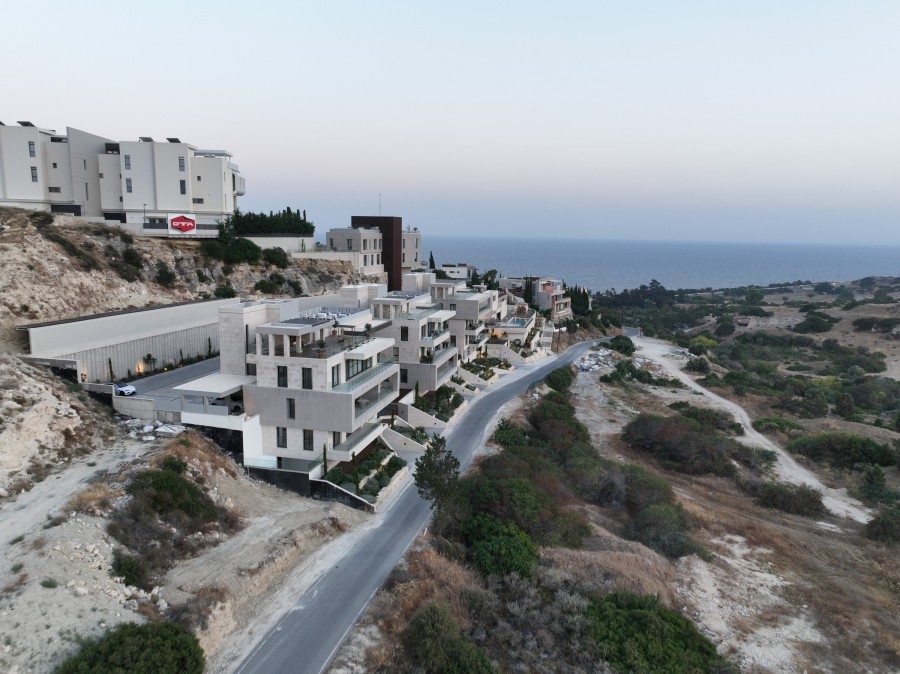 Apartment For Sale  in  Ayios Tychonas